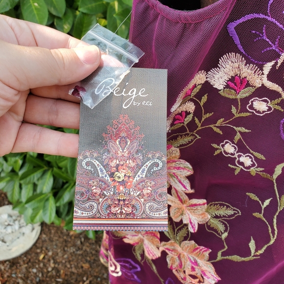 BEIGE BY ECI EMBROIDERED DRESS SIZE XL - Picture 6 of 8